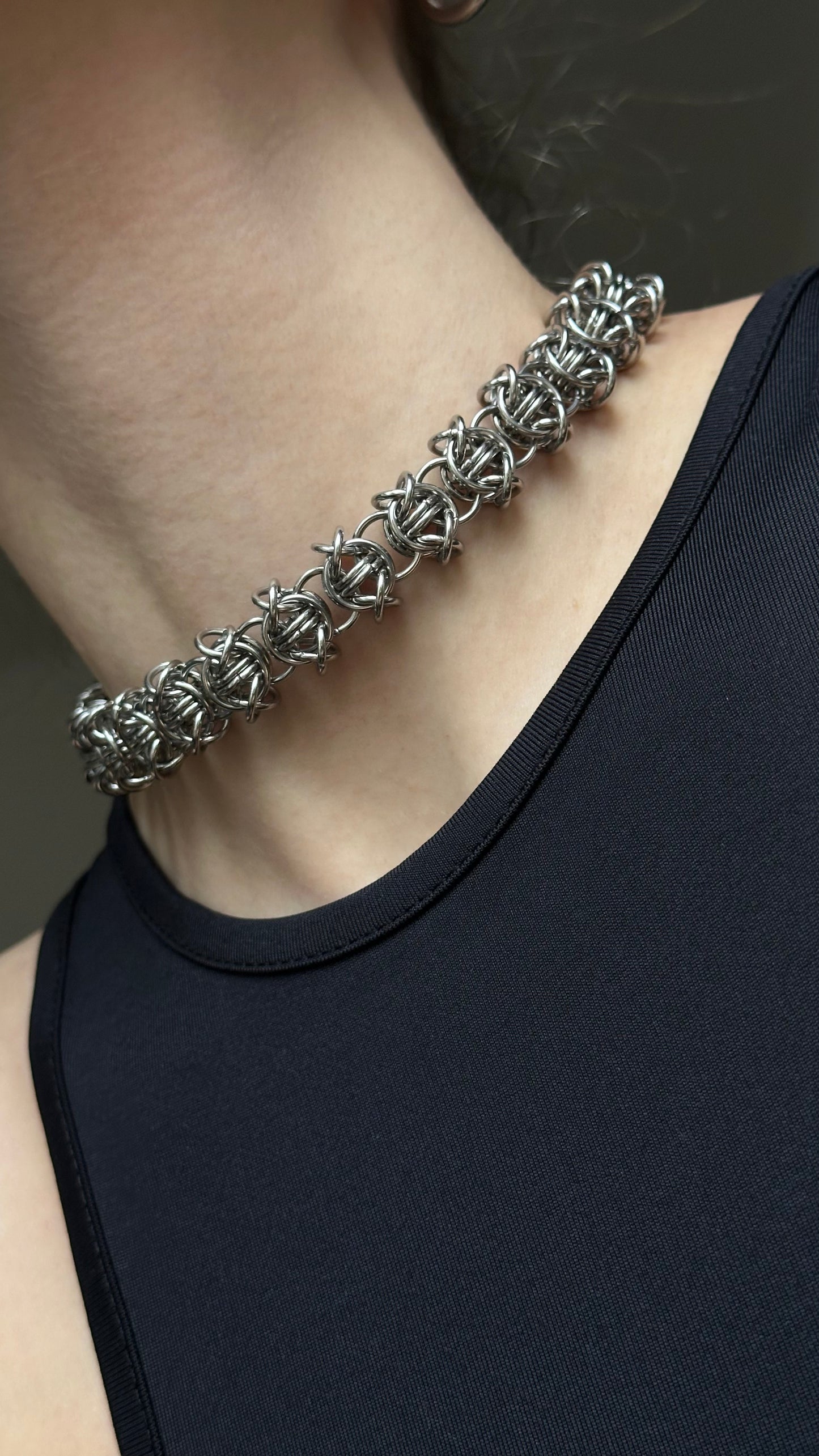 DYNAMITE choker