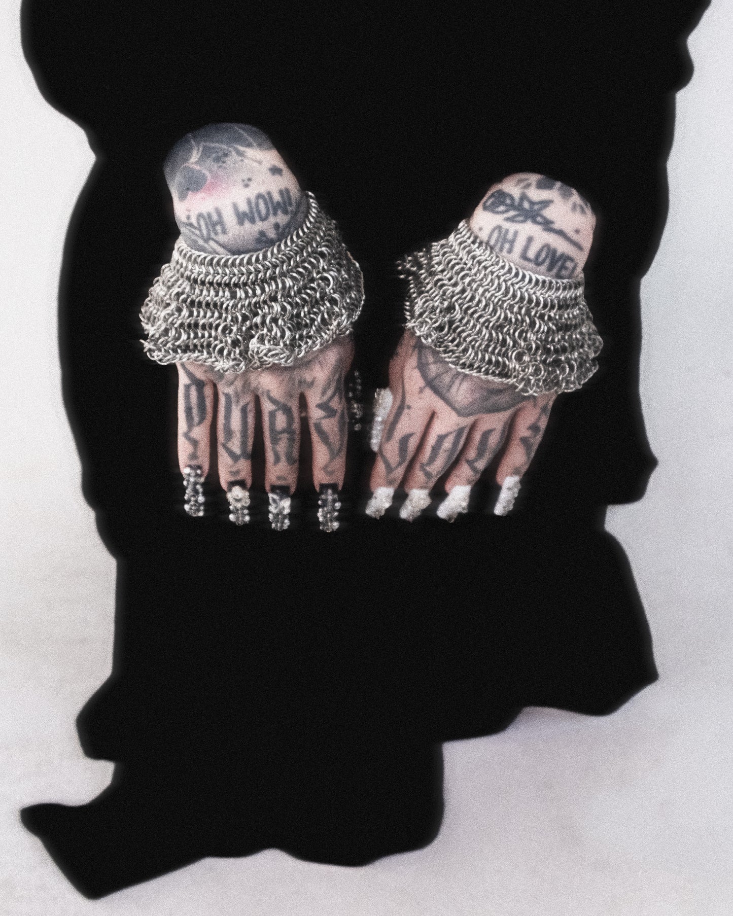 RUFFLE SLEEVES